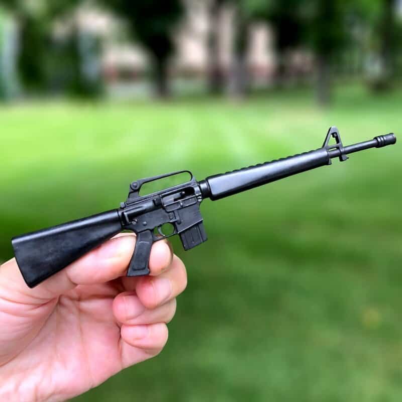 Мініатюрна гвинтівка М16 масштабу 1:6 | Металева масштабна військова модель