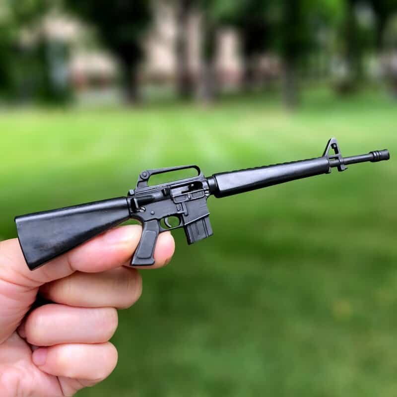 Мініатюрна гвинтівка М16 масштабу 1:6 | Металева масштабна військова модель