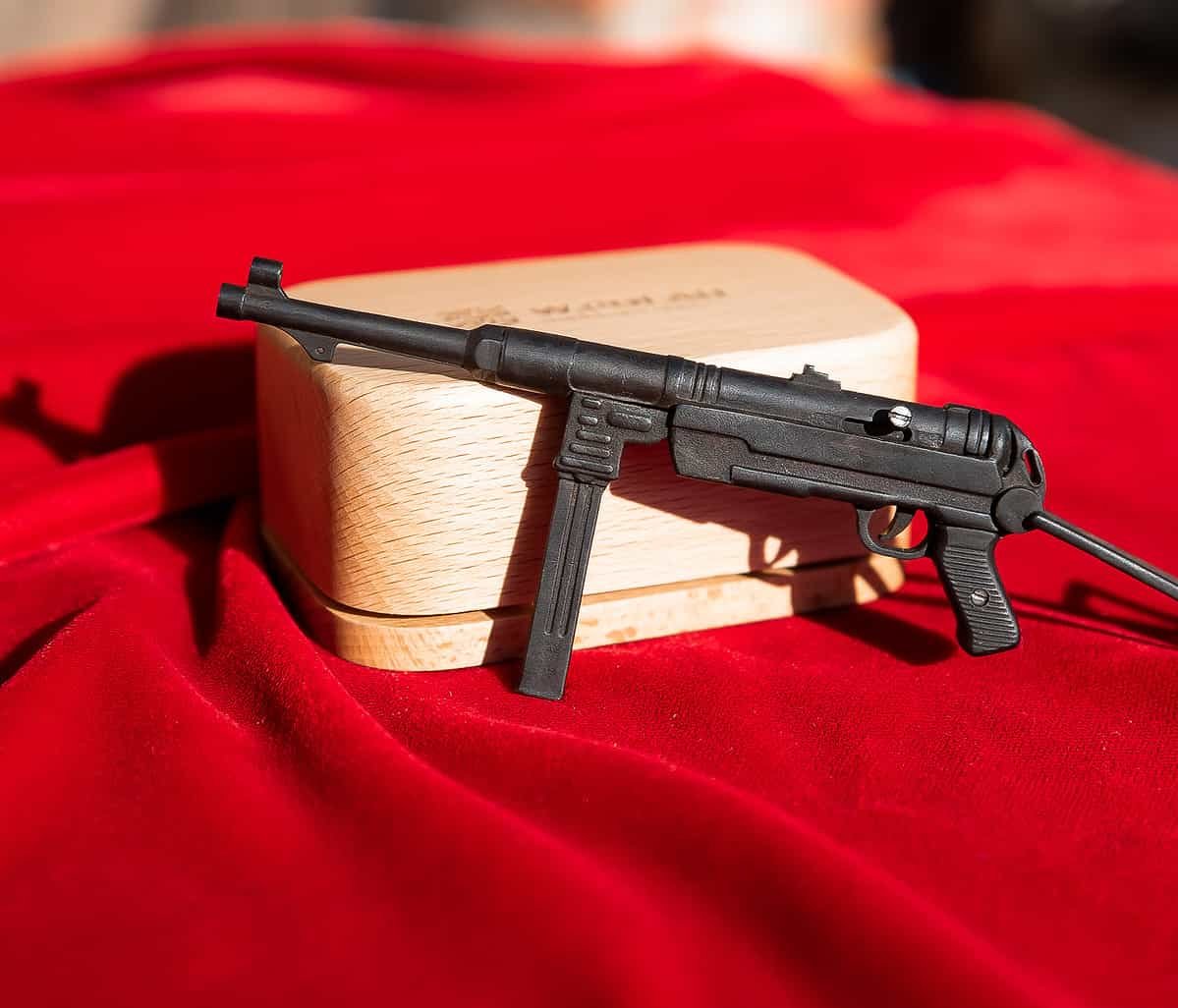 MP40 Miniature Submachine Gun Metal Scale 1/6 Model