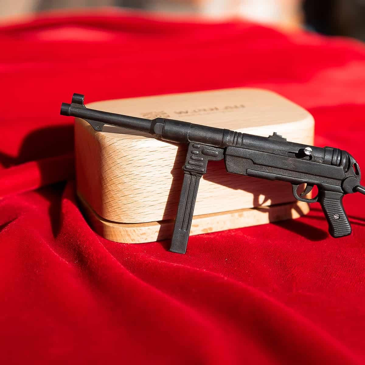 MP40 Miniature Submachine Gun Metal Scale 1/6 Model