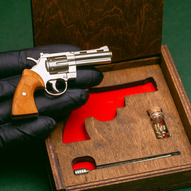 Colt Python Miniature Gun Model by W.Polah