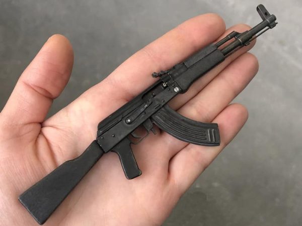 1-1-2.jpeg AK-47 Black (scale 1:6) Miniature Rifle