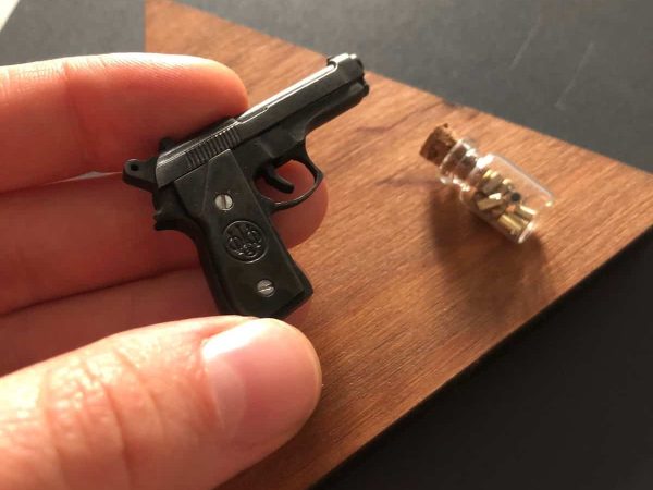 14.jpg Beretta 92FS Black (scale 1:5) Miniature Pistol