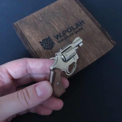 2-2.jpeg Smith & Wesson Model 12 Revolver (scale 1:3)