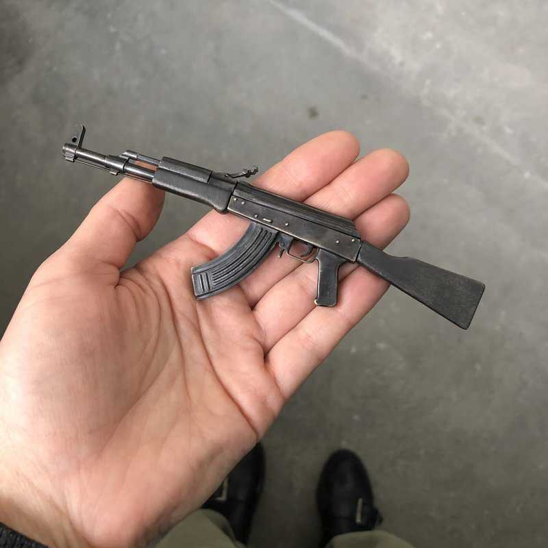 AK-47 Black (scale 1:6) Miniature Rifle