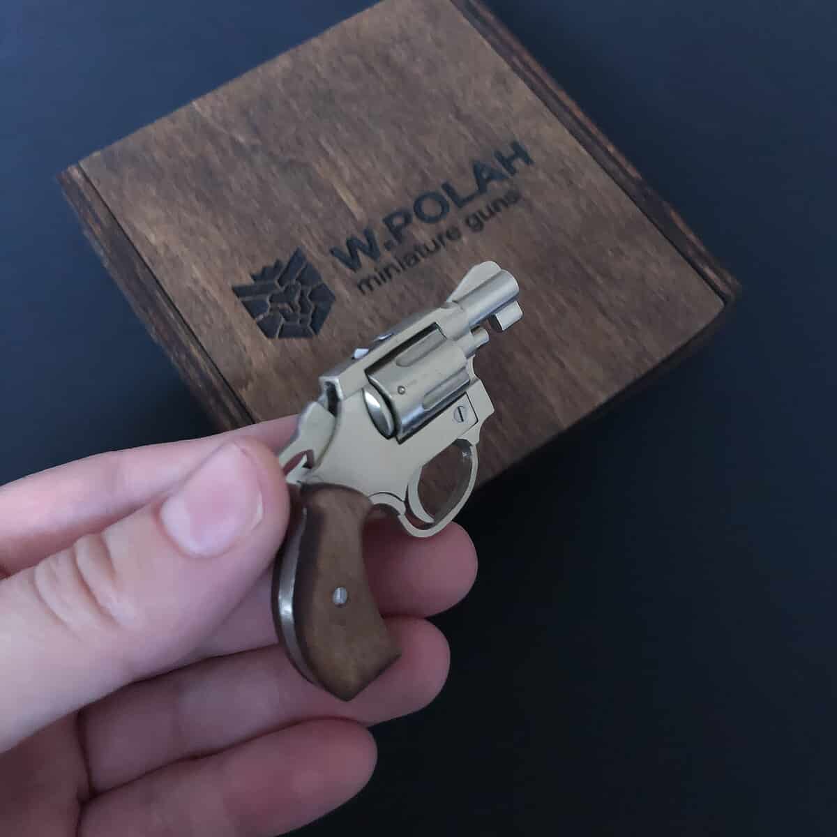 3-1.jpeg Smith & Wesson Model 12 Revolver (scale 1:3)