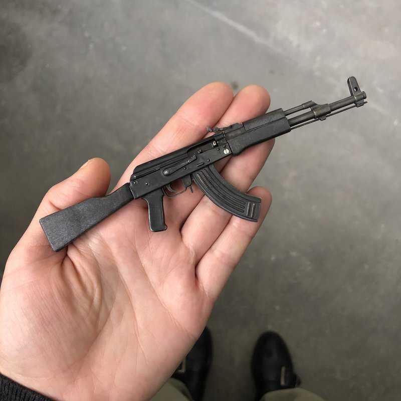 AK-47 Black (scale 1:6) Miniature Rifle