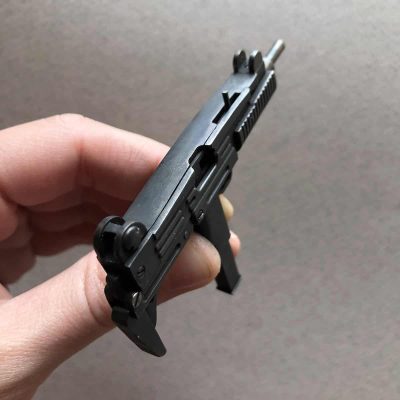 6-6.jpeg UZI Black Submachine Gun (scale 1:5)