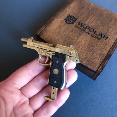 7-4.jpg Beretta 92FS (scale 1:3) Miniature Pistol