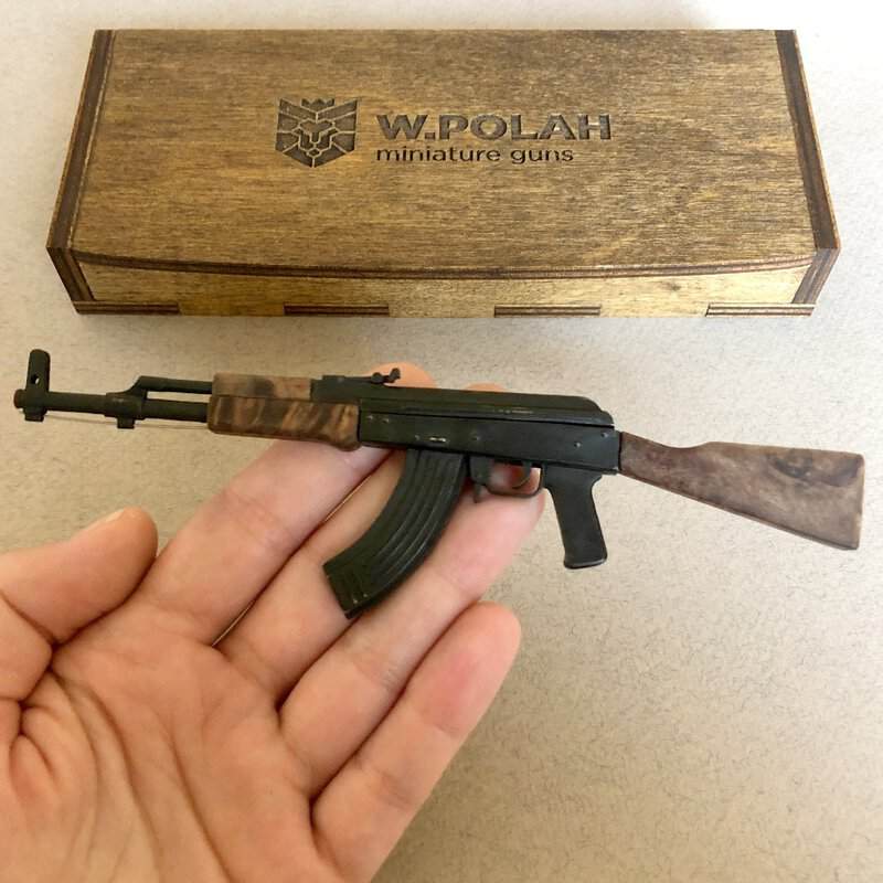 AK47-Kalashnikov-Rifle-01.jpg AK-47 (scale 1:6) Miniature Rifle