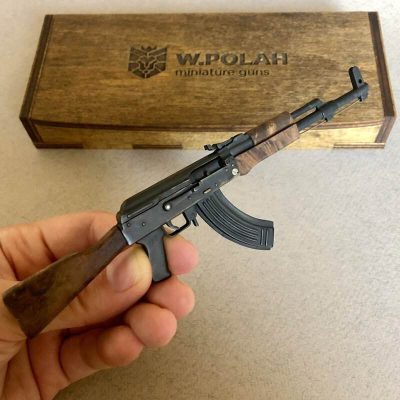 AK47-Kalashnikov-Rifle-02.jpg AK-47 (scale 1:6) Miniature Rifle