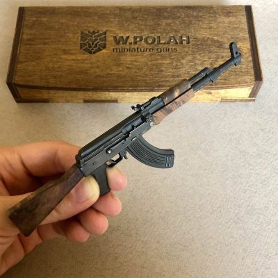 AK47-Kalashnikov-Rifle-04.jpg AK-47 (scale 1:6) Miniature Rifle