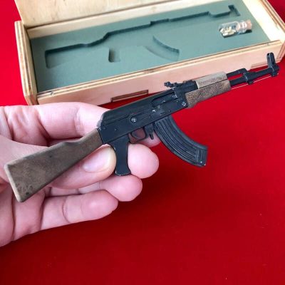AK47-Kalashnikov-Rifle-08.jpg AK-47 (scale 1:6) Miniature Rifle
