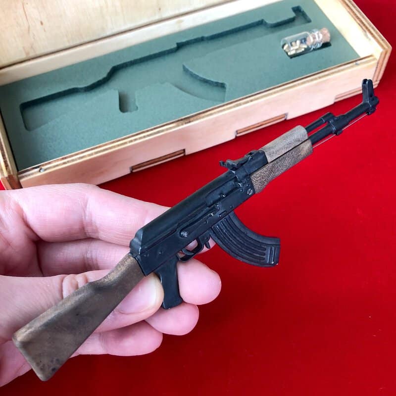AK47-Kalashnikov-Rifle-09.jpg AK-47 (scale 1:6) Miniature Rifle