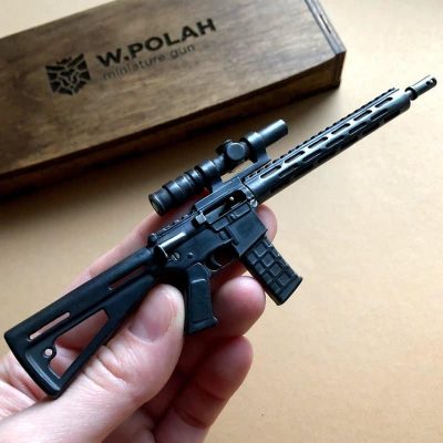 AR-15 (scale 1:6) Miniature Rifle