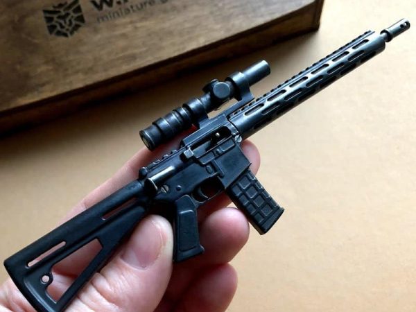 AR-15 (scale 1:6) Miniature Rifle
