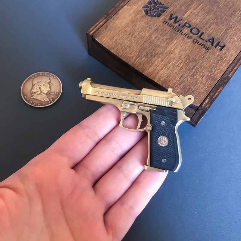 Beretta-92FS_01.jpg Beretta 92FS (scale 1:3) Miniature Pistol
