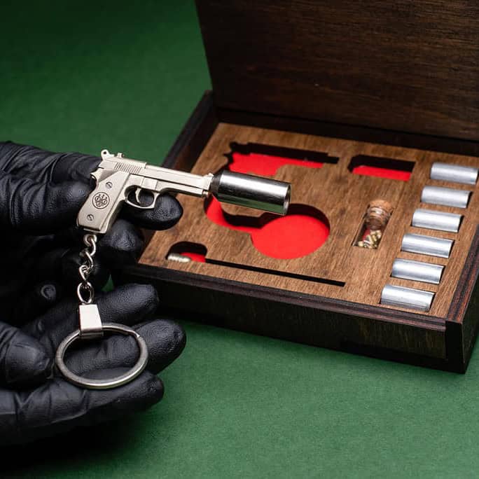 Beretta-Signal-Set-Gun-Keychain-b.jpg Beretta Signal Set (scale 1:5) Keychain Weapons