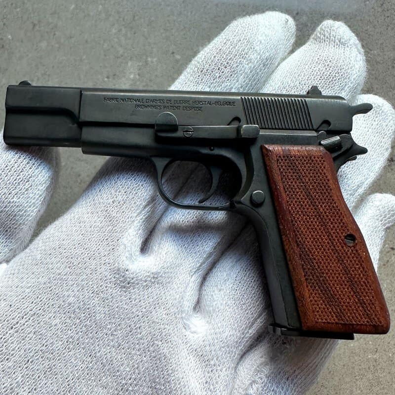 Browning-Hi-Power-Pistol-03.jpg Browning Hi-Power (Scale 1:3) Miniature Pistol