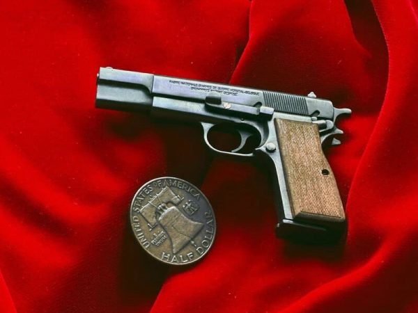 Browning Hi-Power (Scale 1:3) Miniature Pistol