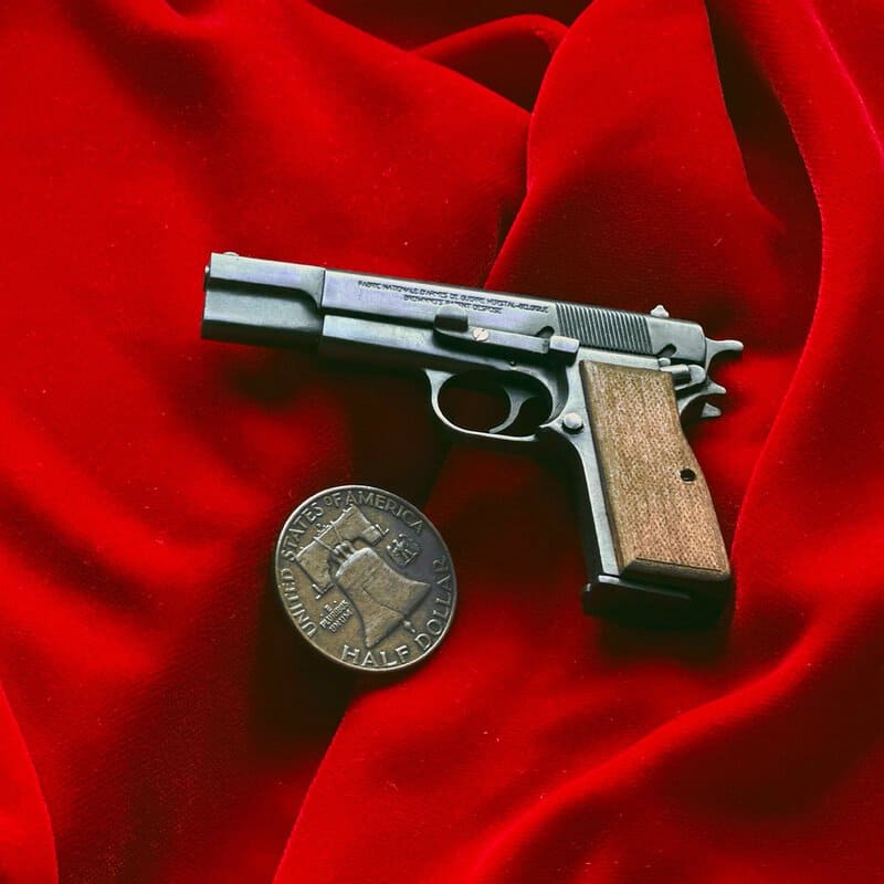 Browning-HiPower.jpg Browning Hi-Power (Scale 1:3) Miniature Pistol