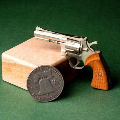 Colt Python 357 Magnum 4″ Barrel Revolver (scale 1:4)