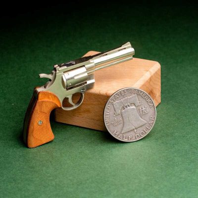 Colt Python 357 Magnum 4″ Barrel Revolver (scale 1:4)