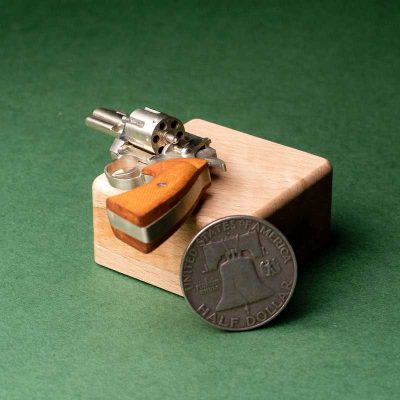 Colt Python 357 Magnum 4″ Barrel Revolver (scale 1:4)