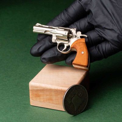 Colt Python 357 Magnum 4″ Barrel Revolver (scale 1:4)