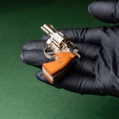 Colt Python 357 Magnum 4″ Barrel Revolver (scale 1:4)