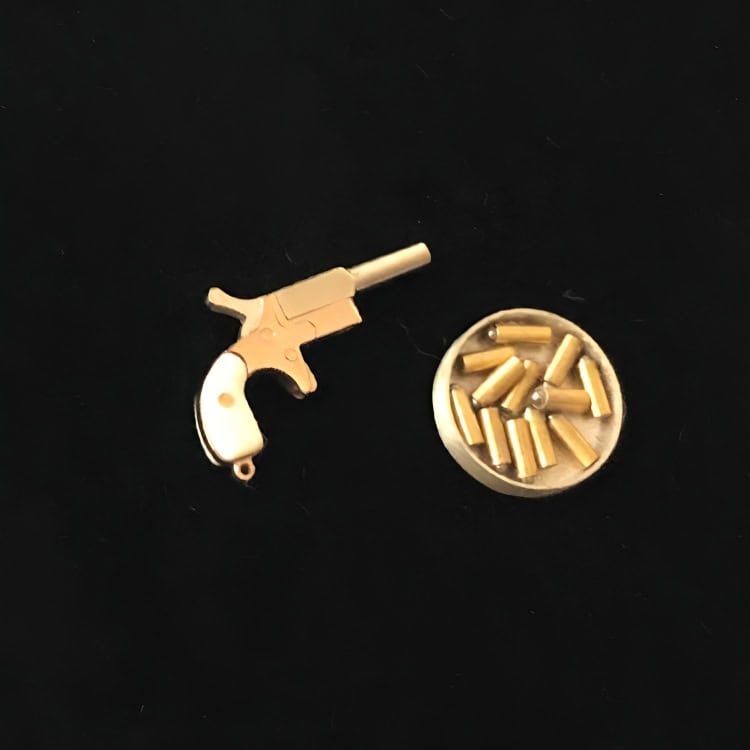 Golden 0.8mm Derringer Pistol (scale 1:10)