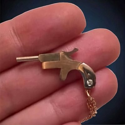 Derringer Gold Jewelry Gun with Brilliants (scale 1:6)