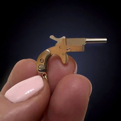 Derringer Gold Jewelry Gun with Brilliants (scale 1:6)