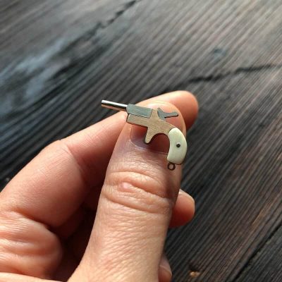 Golden 0.8mm Derringer Pistol (scale 1:10)
