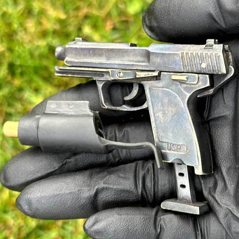 Heckler-Koch-USP-Pistol-03.jpg HK USP Pistol With Laser Sight (Scale 1:3)
