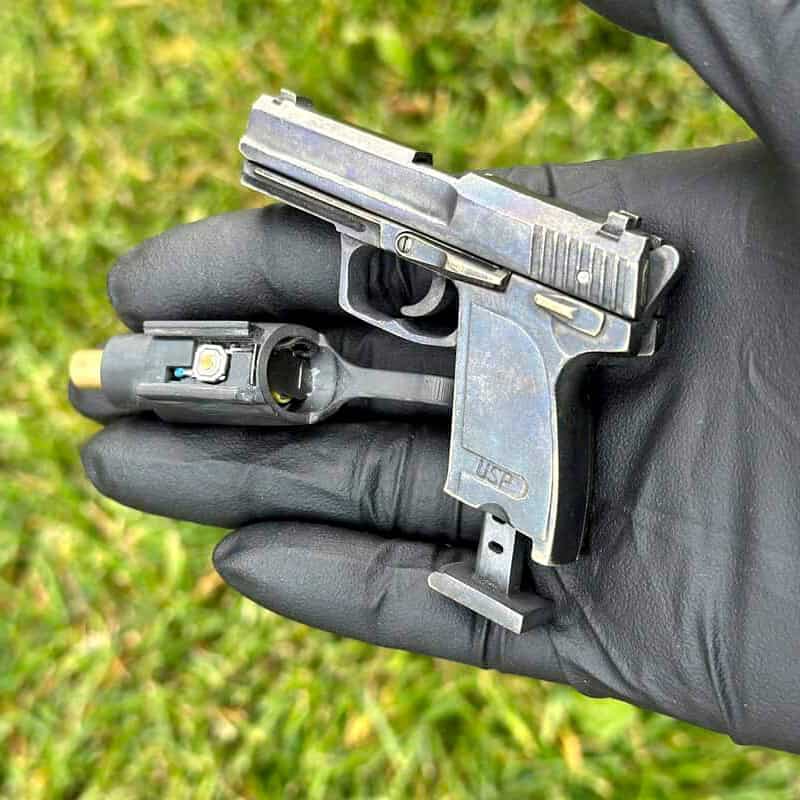 Heckler-Koch-USP-Pistol-09.jpg HK USP Pistol With Laser Sight (Scale 1:3)