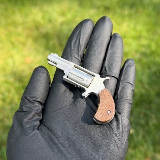 NAA revolver (scale 1:2)