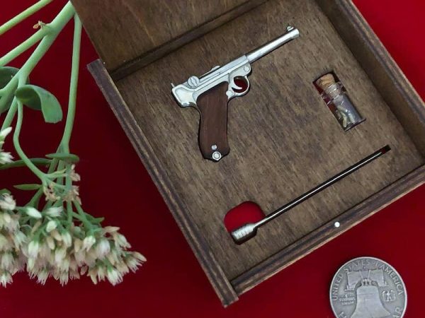 Luger Pistol with Wood Grips (Scale 1:4)