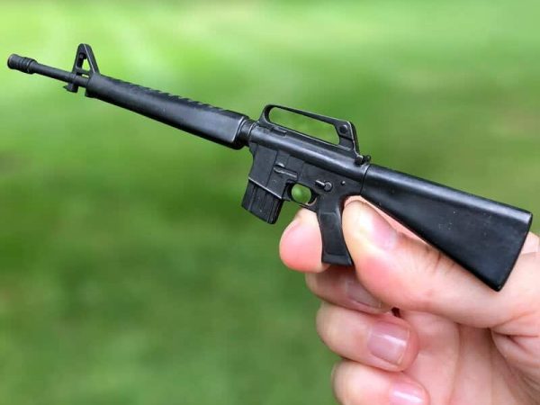 M16-Rifle-03-1.jpg M16 (scale 1:6) Miniature Rifle