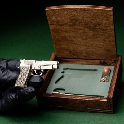 SIG Sauer P220 (scale 1:4) Miniature Pistol
