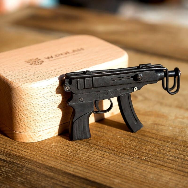 Scorpion-Submachine-Gun-04-1.jpg Scorpion Submachine Gun (scale 1:4)