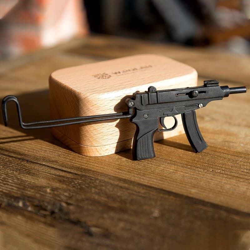Scorpion-Submachine-Gun-05-1.jpg Scorpion Submachine Gun (scale 1:4)