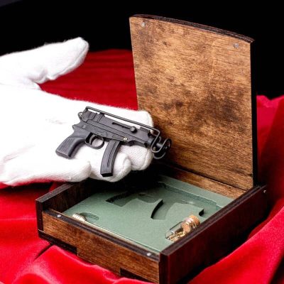 Scorpion-Submachine-Gun-11-scaled-1.jpg Scorpion Submachine Gun (scale 1:4)