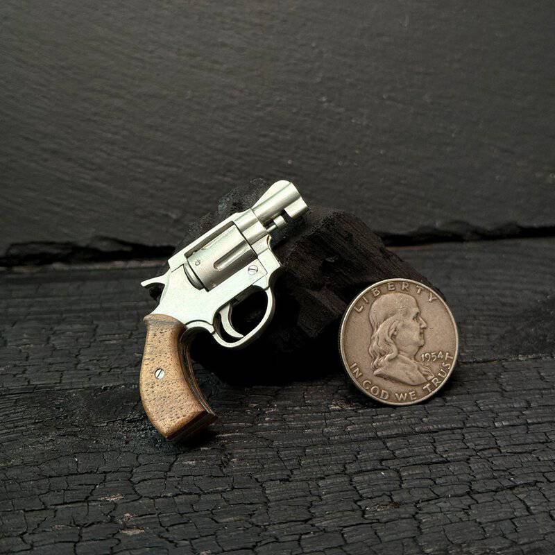 Smith-Wesson-Model-12-Revolver-02.jpg Smith & Wesson Model 12 Revolver (scale 1:3)