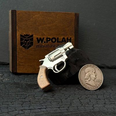 Smith-Wesson-Model-12-Revolver-03.jpg Smith & Wesson Model 12 Revolver (scale 1:3)