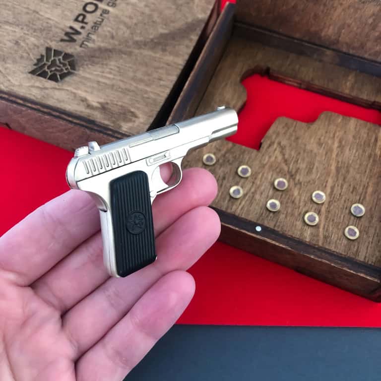 TT-1-3-black-grips.jpg TT Pistol with black grips (scale 1:3) Miniature Pistol
