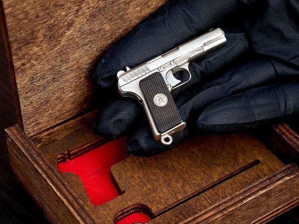 TT-2mm-pinfire-pistol-01.jpg TT pistol (scale 1:4) Miniature Pistol Keychain