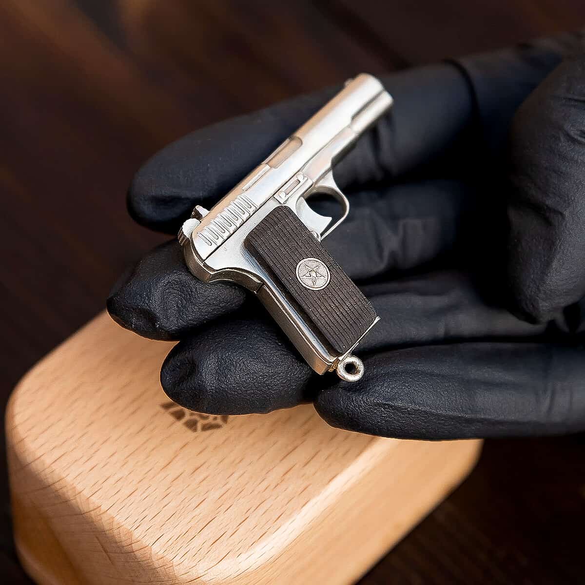 TT-2mm-pinfire-pistol-02.jpg TT pistol (scale 1:4) Miniature Pistol Keychain