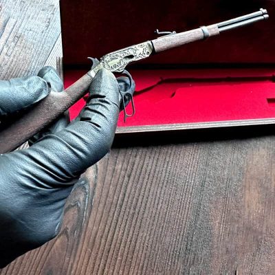 Winchester-Rifle-12.jpg Winchester (scale 1:6) Miniature Rifle