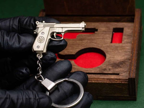 beretta-92FS-pinfire-gun-001.jpg Beretta 92FS (scale 1:5) Miniature Pistol Keychain